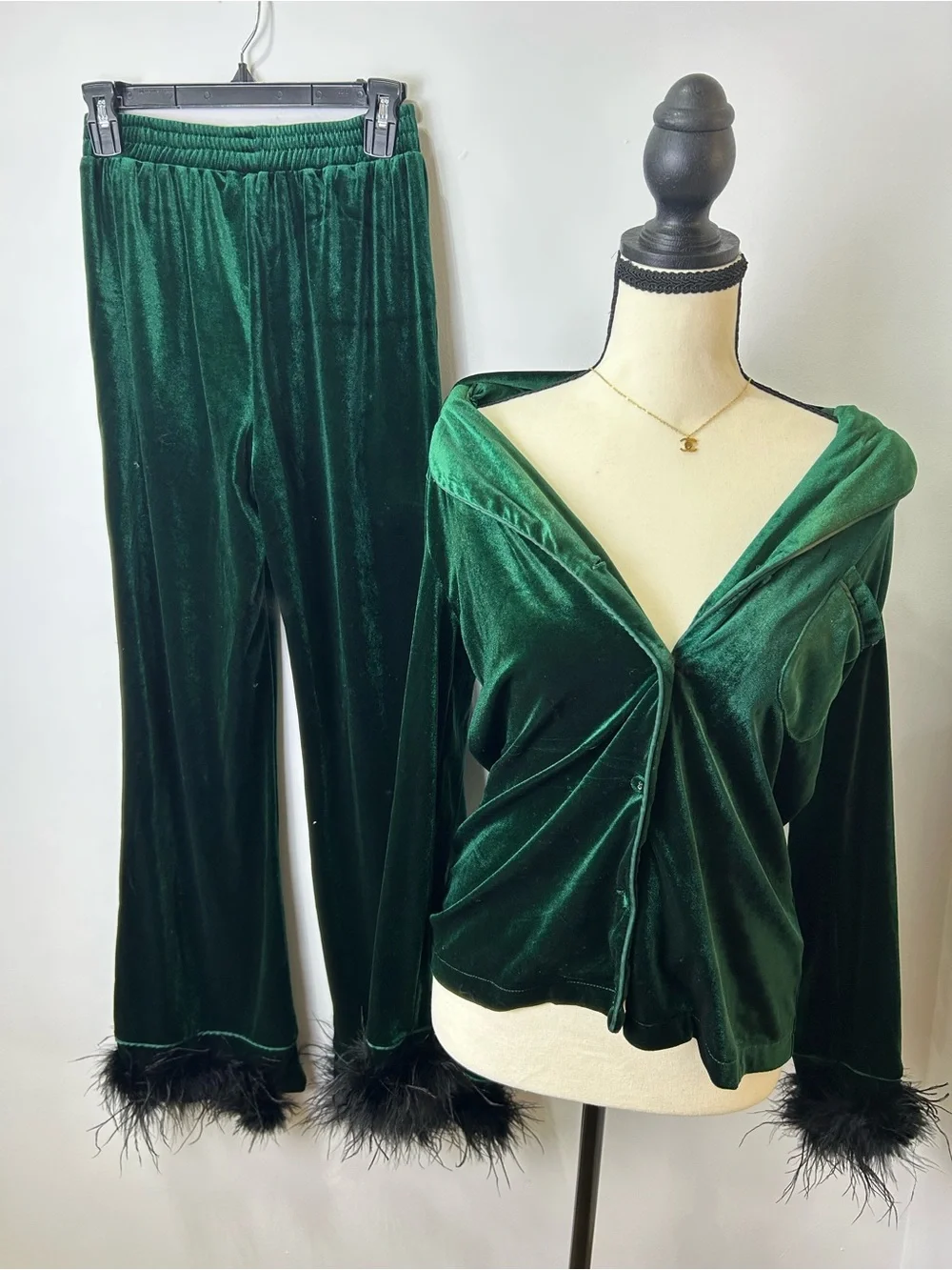 Nasty Gal 2Piece Emerald Green Velvet Feather-Trim Set